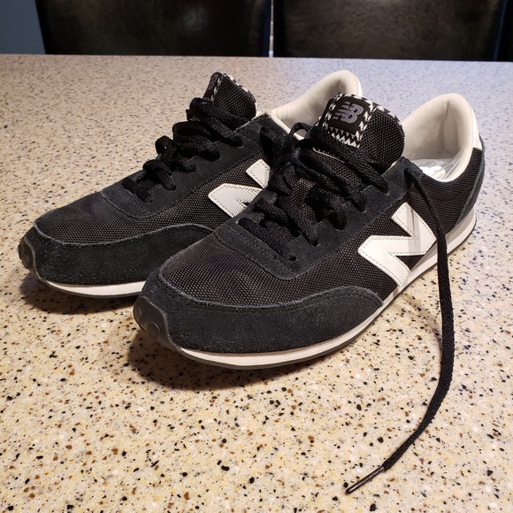 New Balance Shoes - New Balance SZ 10 leather sneakers